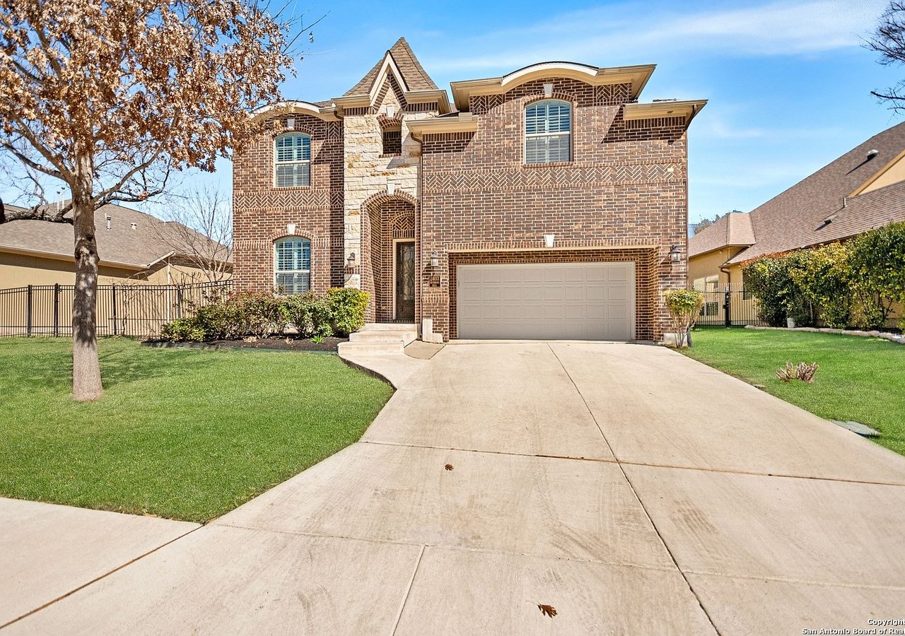 2403 Dunmore Hill