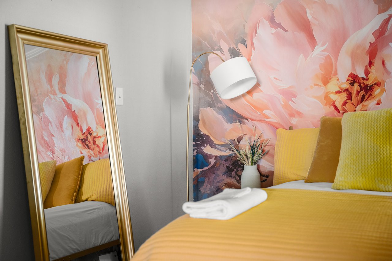 Bloom & Float Getaway 🌸 | Pool Home 5mi to SoCo