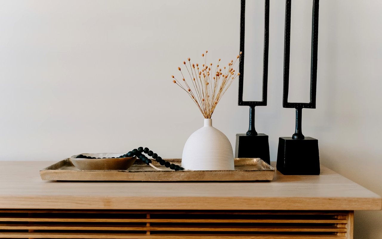 How to Strike the Right Balance When Decorating Your New Home
