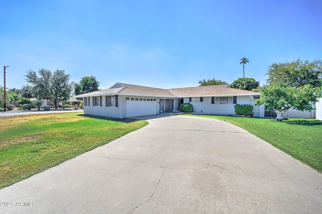 604 E Orangewood Ave