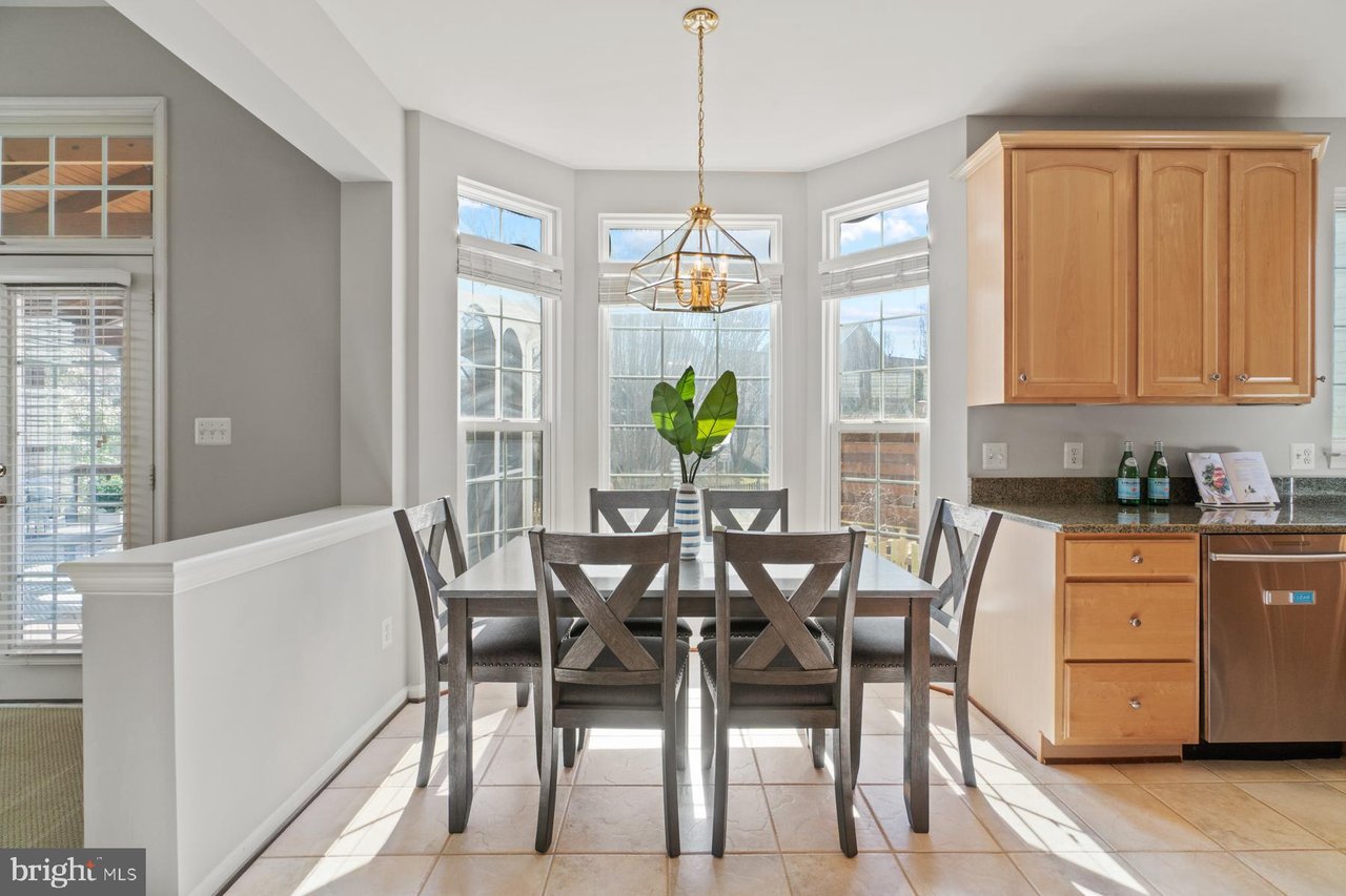18252 Oak Lake Ct