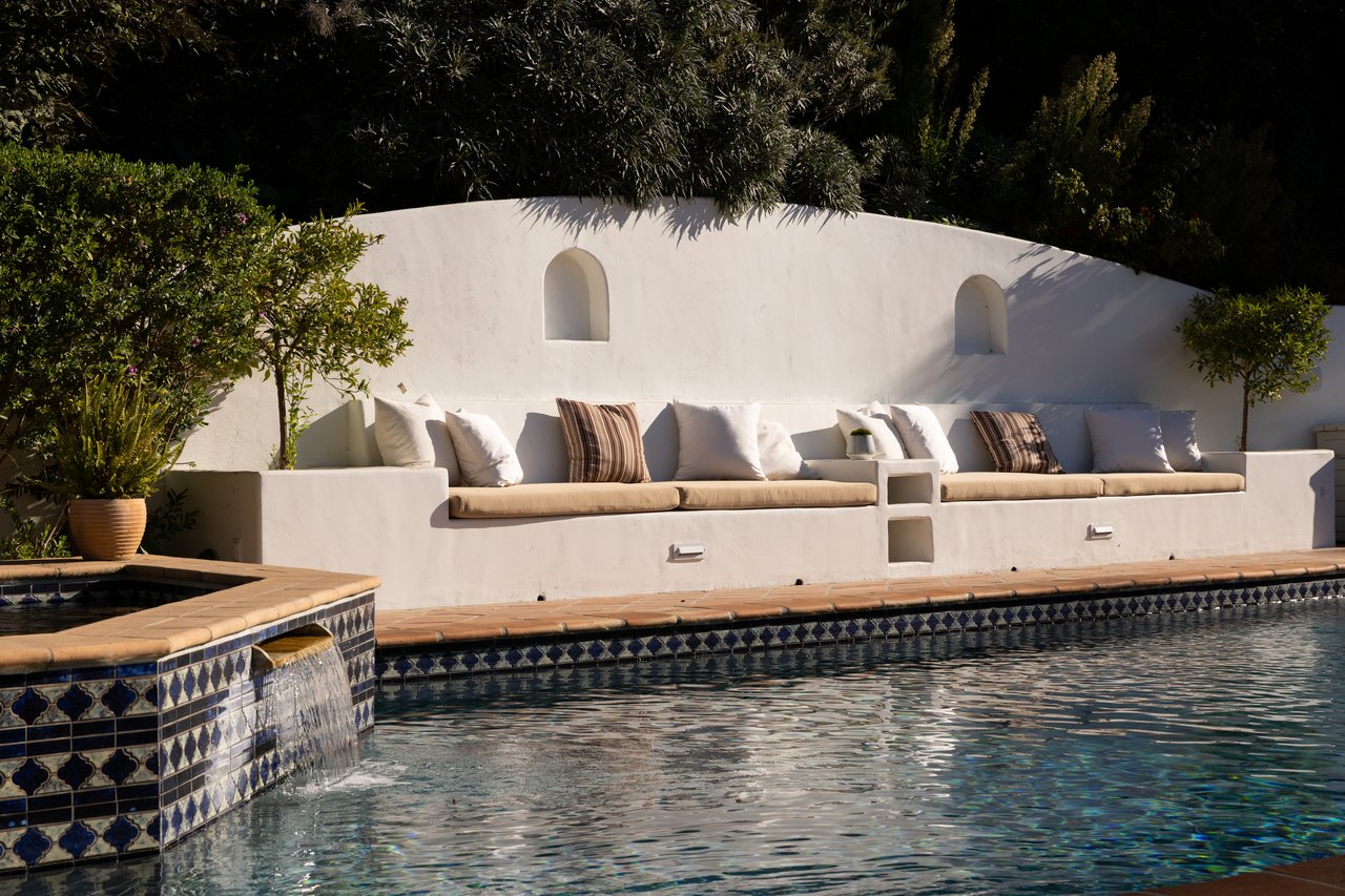 3646 Sunswept Dr, Studio City