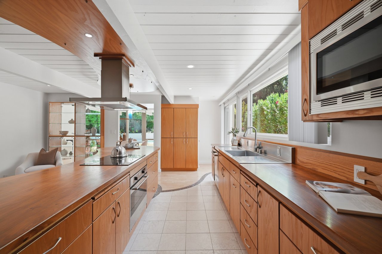 941 Eichler DR