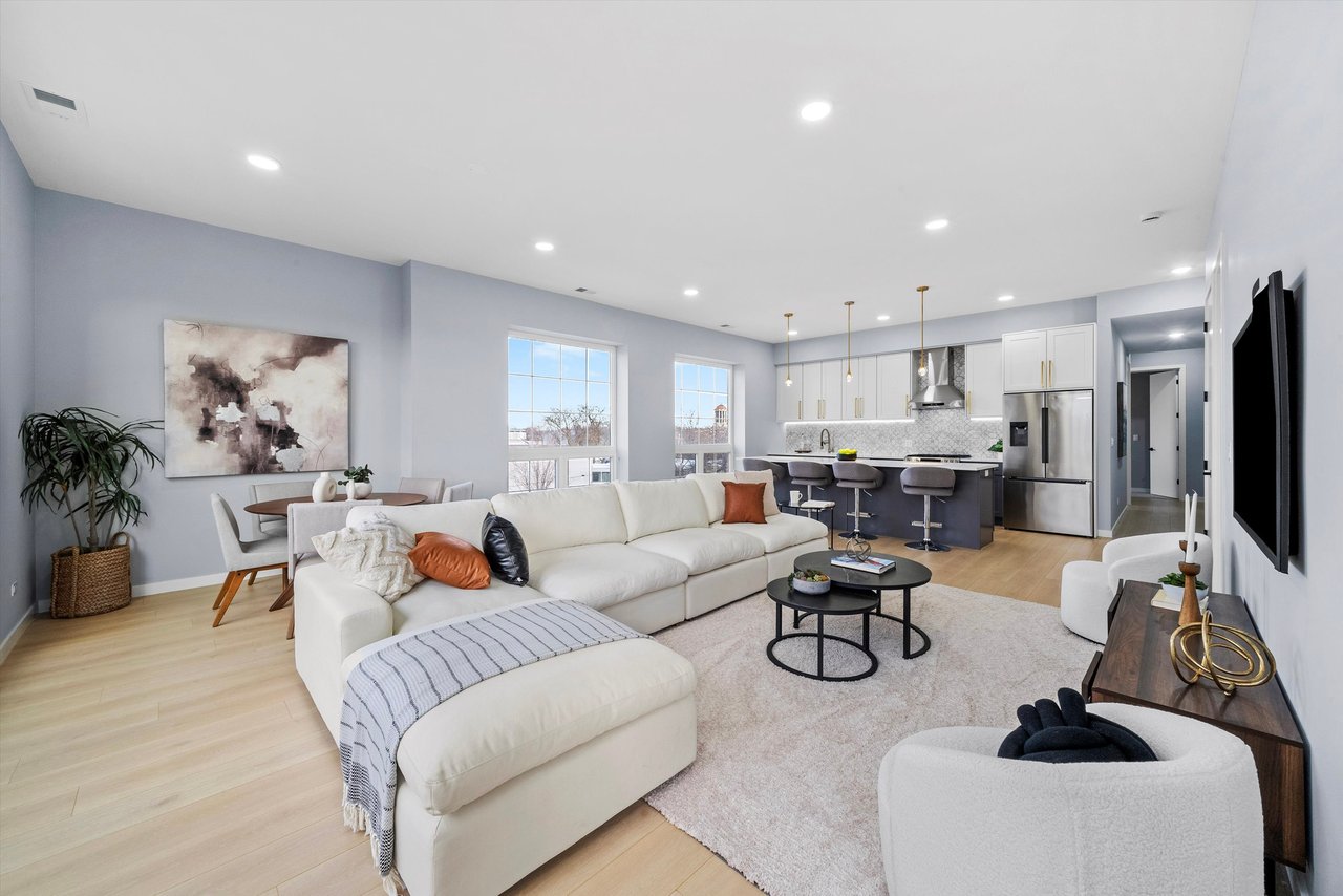 5830 N Lincoln Ave Chicago, IL 60659