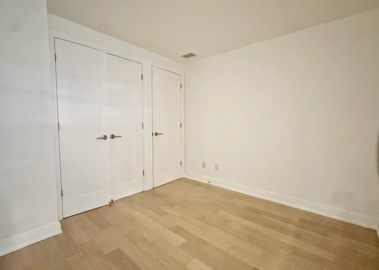 519- 55 Front Street E