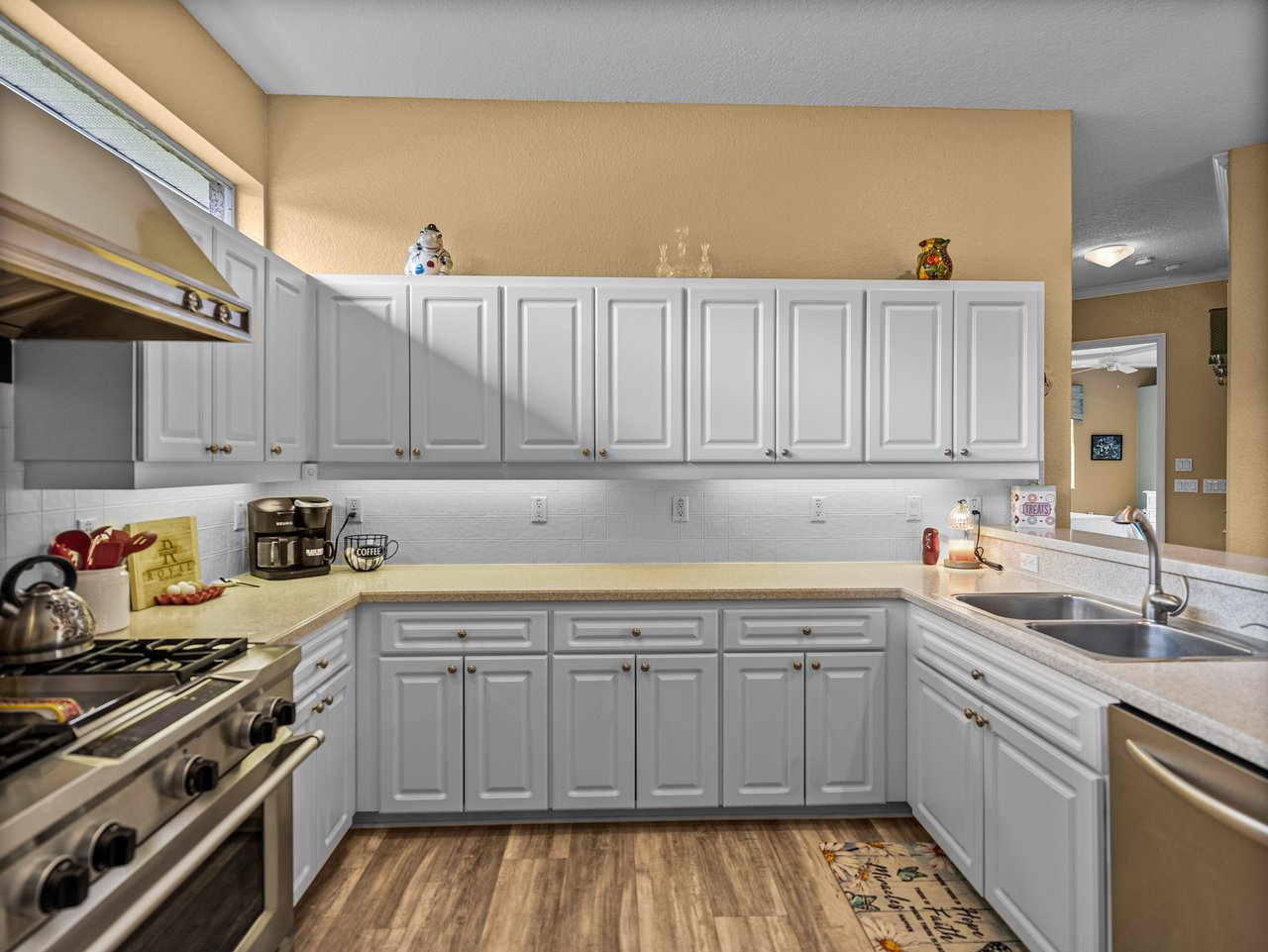 12413 WOODLANDS CIR