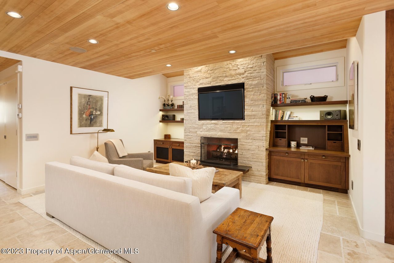100 E Cooper Ave, #6