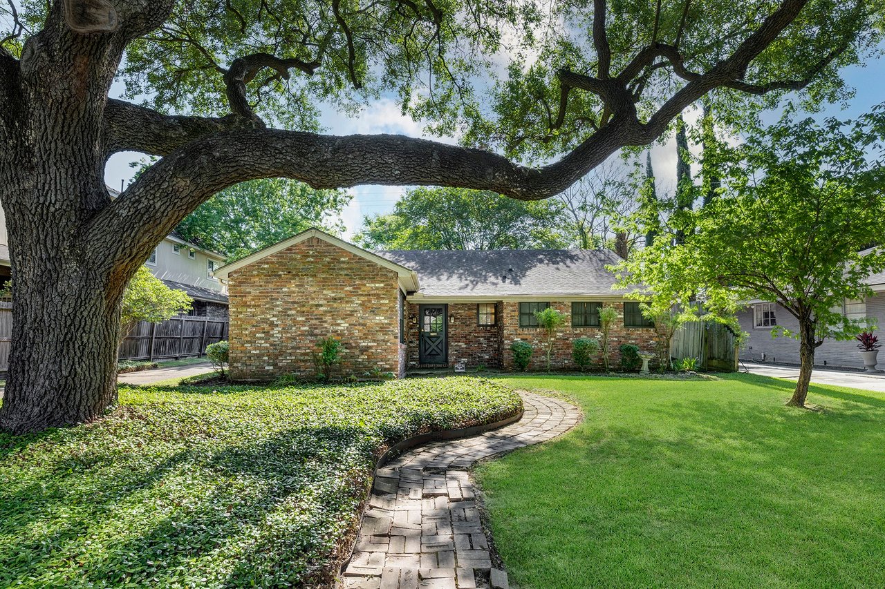 2501 Briarhurst Dr