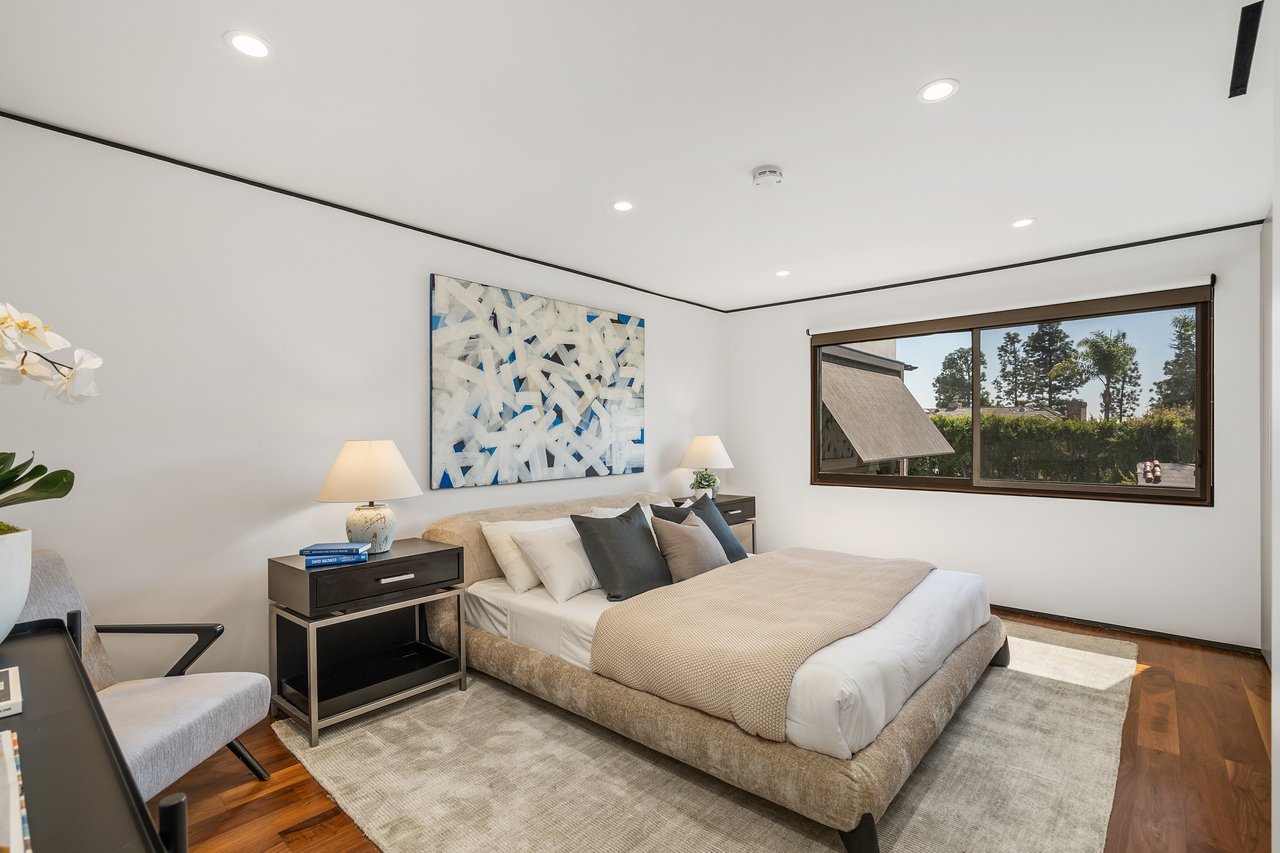  A Beverly Hills Architectural Masterpiece – Where Modern Luxury Meets Timeless Elegance