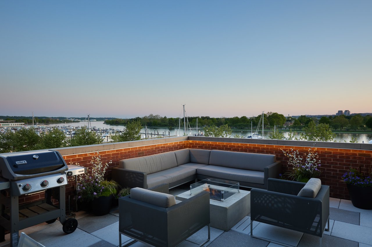 45 Sutton Square SW #306