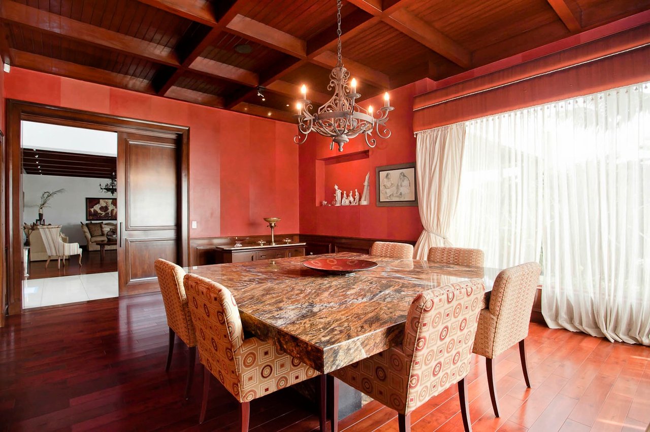 Classic Colonial Garden Estate, Curridabat, San Jose