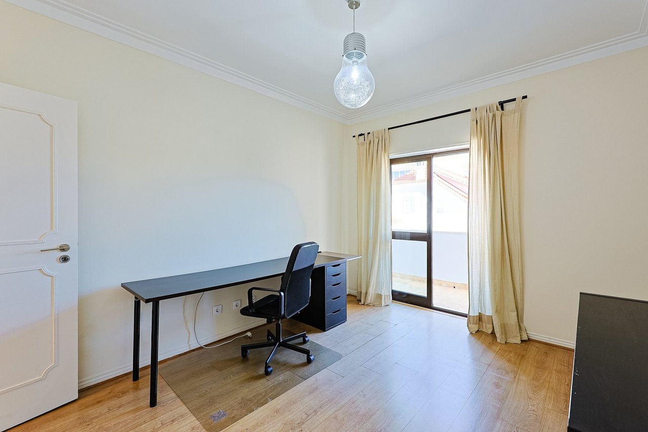 Luxury 3-Bedroom Apartment in Prestigious Cascais