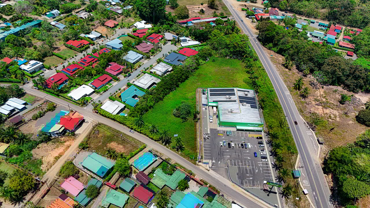 3 Bedroom Home Walking Distance to Playa Chaman – Villas del Sol, Bahía Ballena