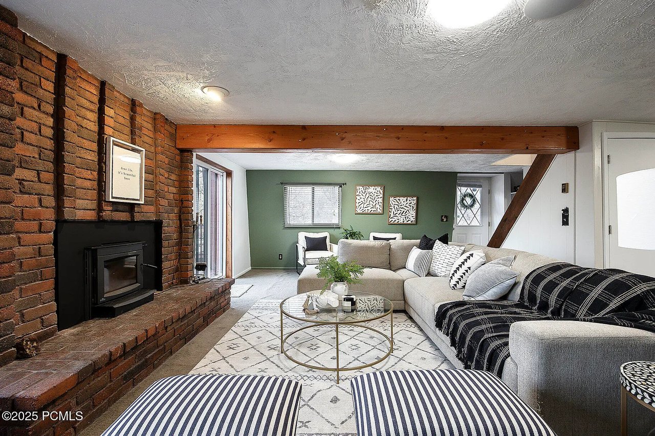 2460 W Snake Creek Rd