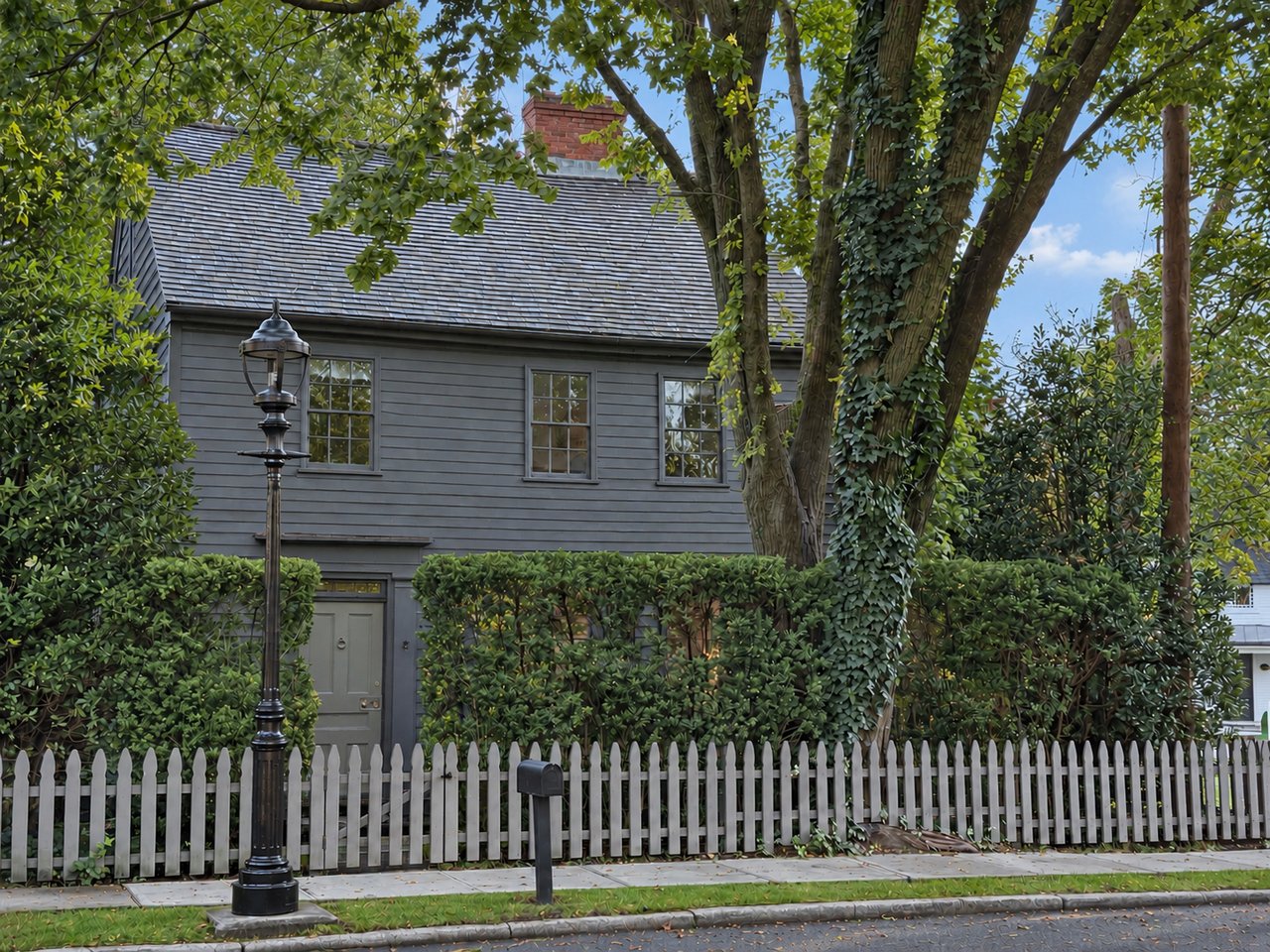 10 Hampton Street