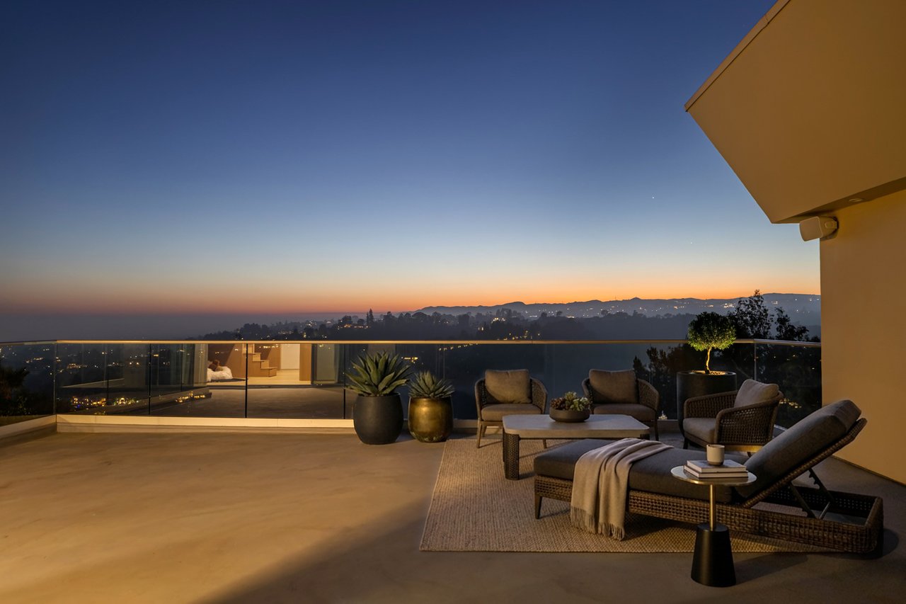 1557 Tower Grove Dr, Beverly Hills