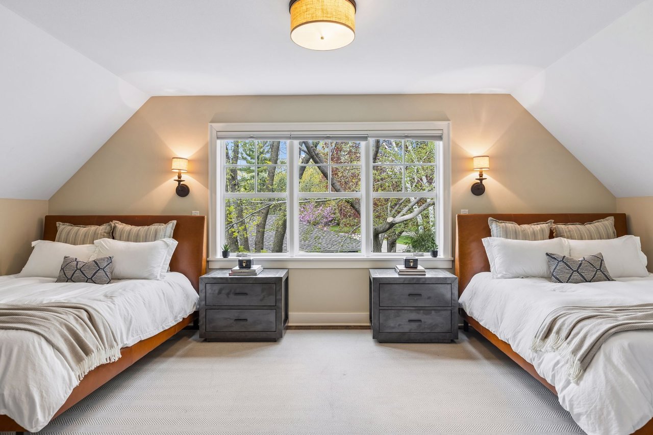 5116 Skyline Drive, Edina