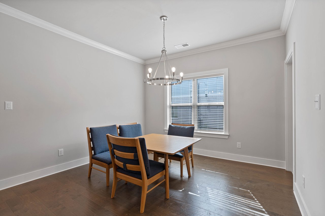 Elegant Home Near Goldsmith-Schiffman Elementary