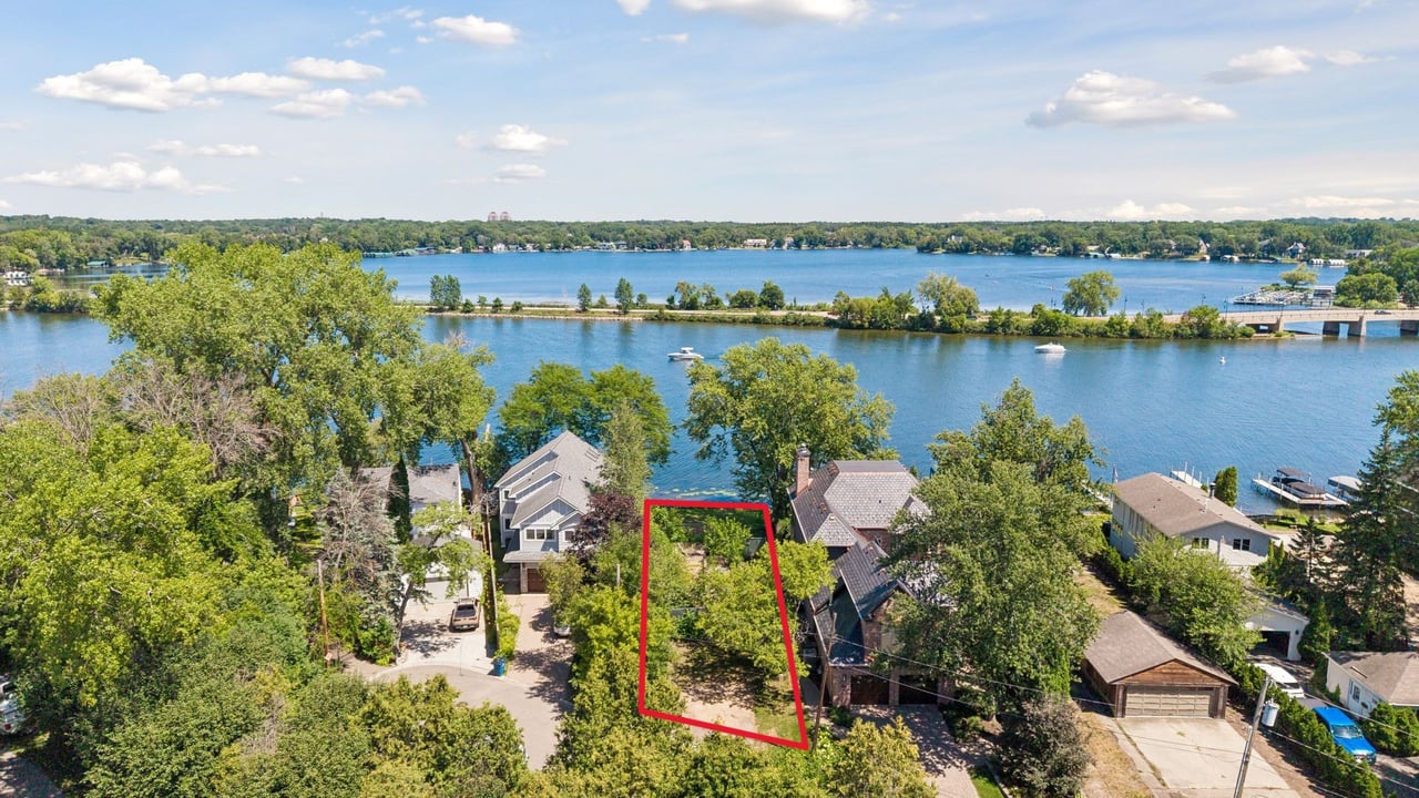 2809 McKenzie Point Road, Minnetonka
