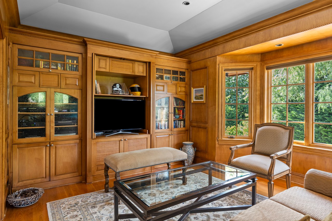 Ondine: An Extraordinary Mecox Bay Waterfront Estate