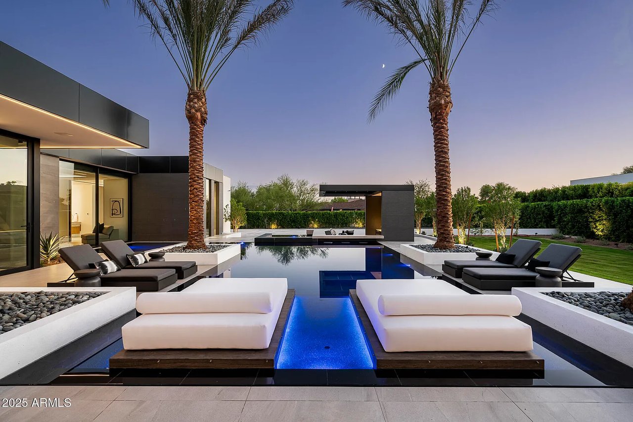 6911 E Jackrabbit Rd