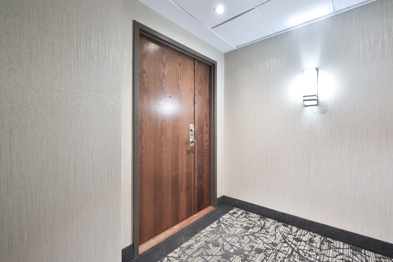 801-2511 Lakeshore Rd W, Oakville