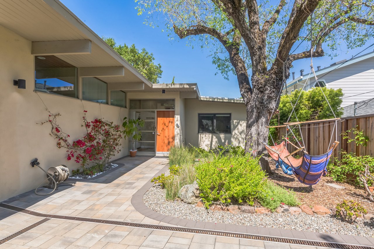 777 Bayview Way