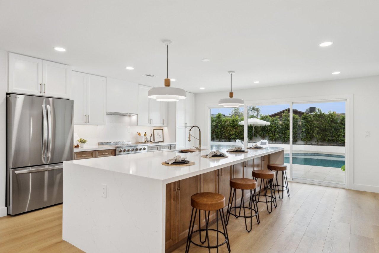 Mid-Century Modern Gem