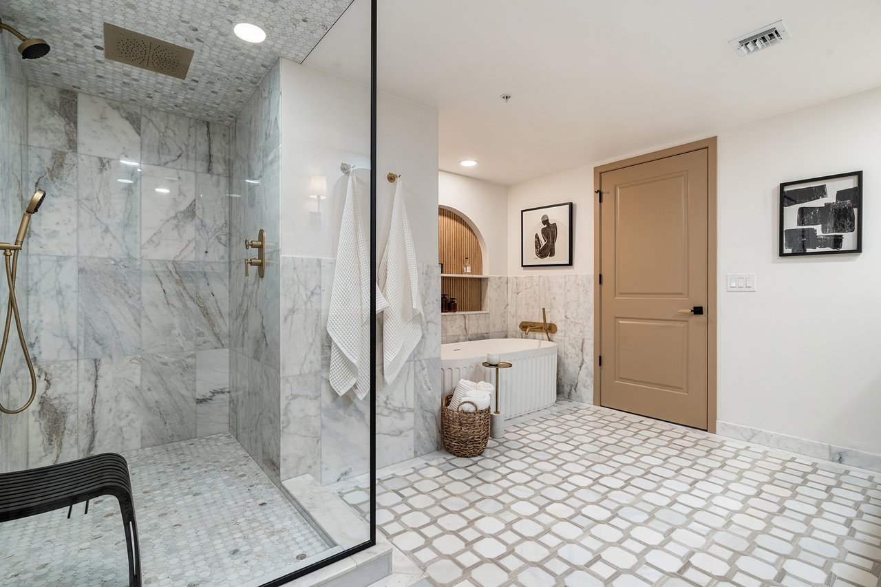 6803 E MAIN Street, 5511