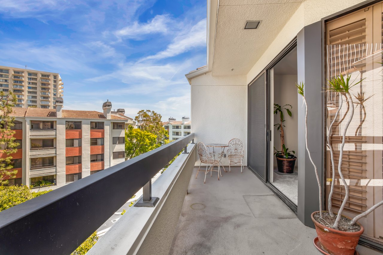 2131 Century Park Ln Unit: 402