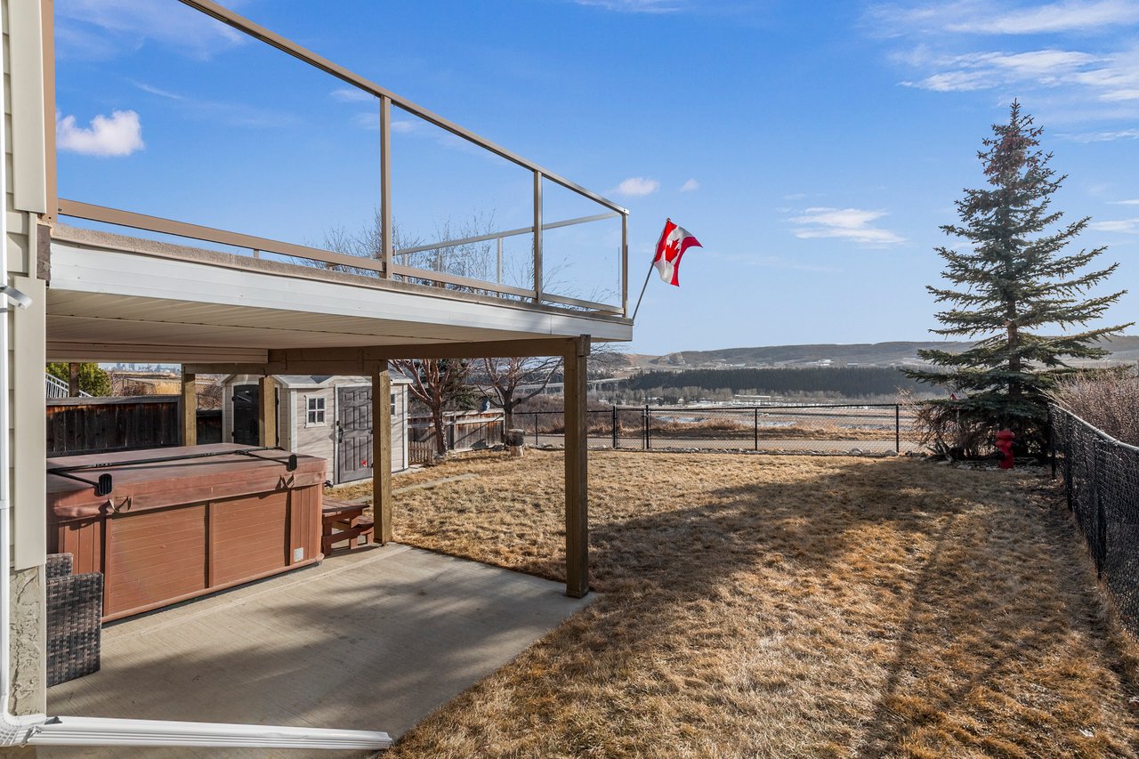 98 Tuscany Ravine Close NW