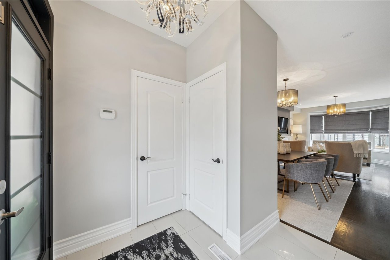 32 Maplebank Cres