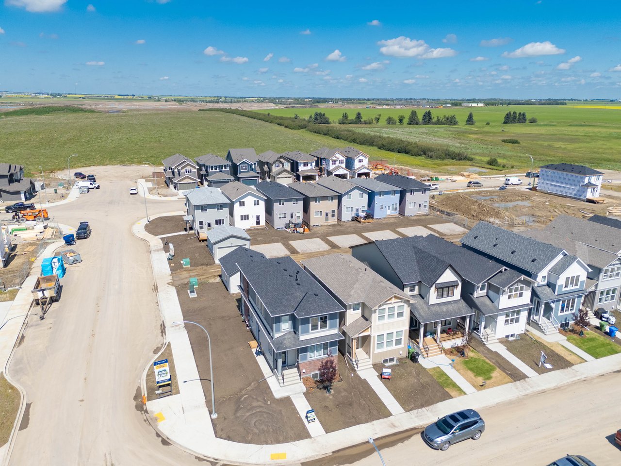 215 Belvedere Crescent SE