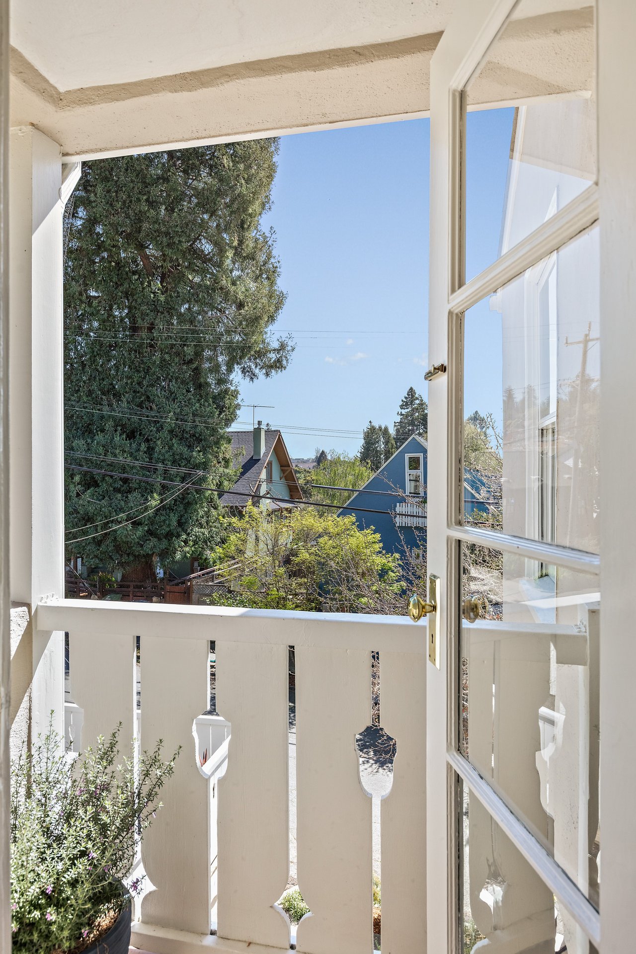 2121 Eunice Street