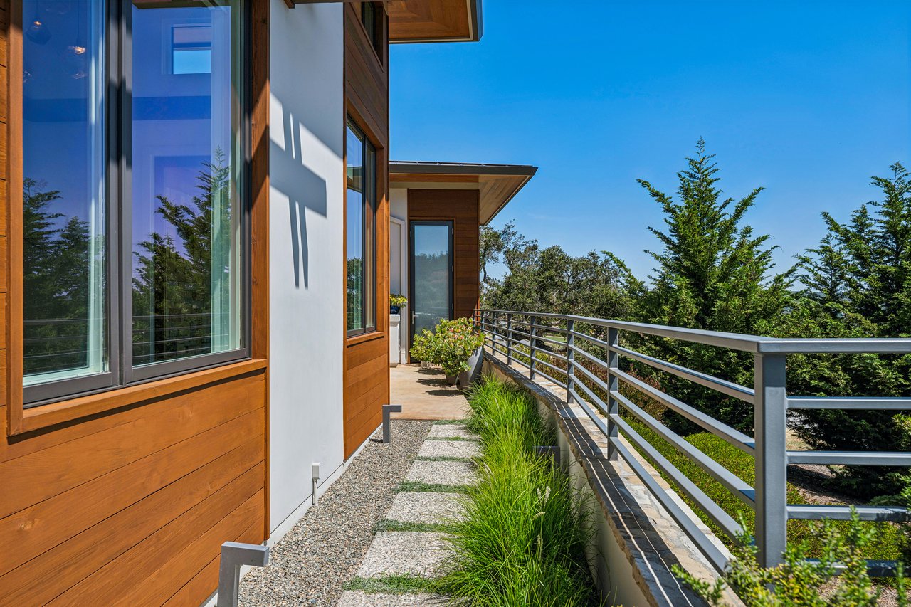 7536 Canada Vista Way