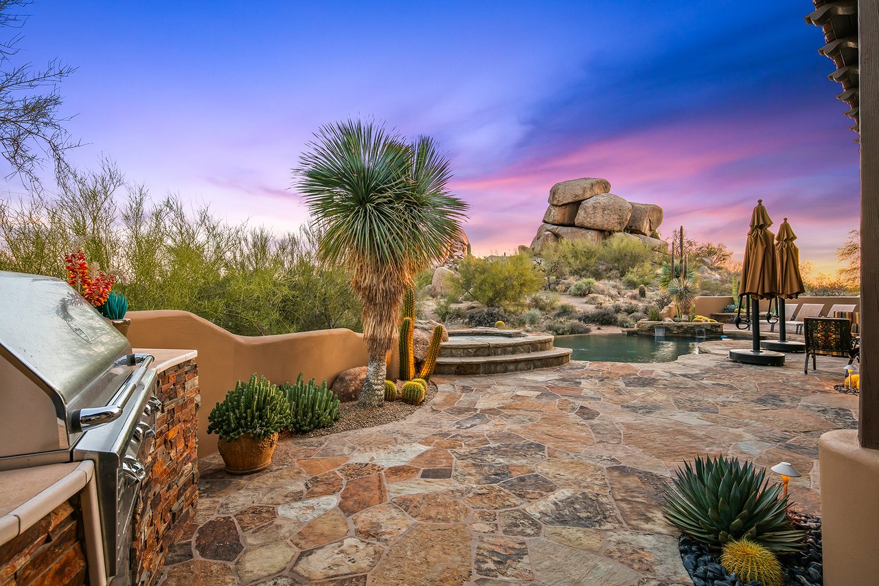 7311 E ARROYO HONDO Road