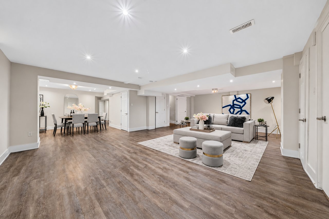62 Fergus Ave