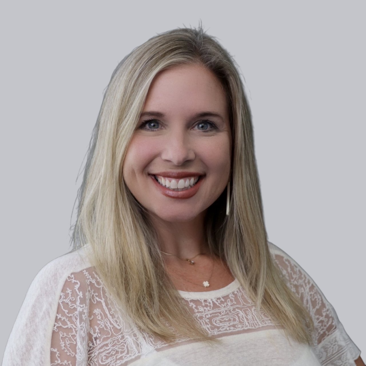 Elaine Myer Frisco, TX Real Estate Agent Headshot
