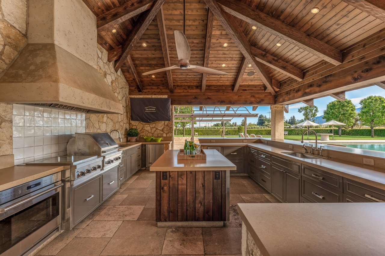 Mills Lane, St. Helena