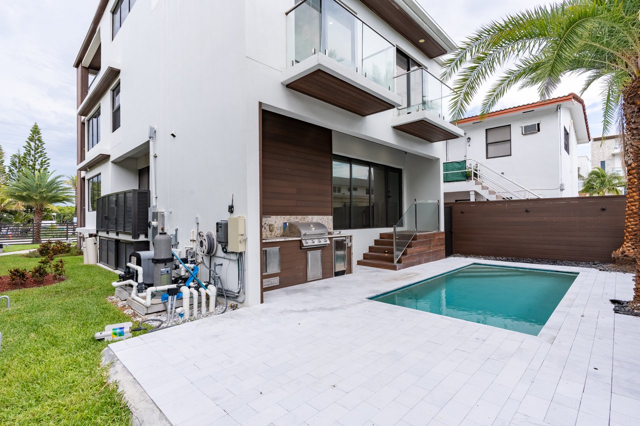 5601 N ocean
