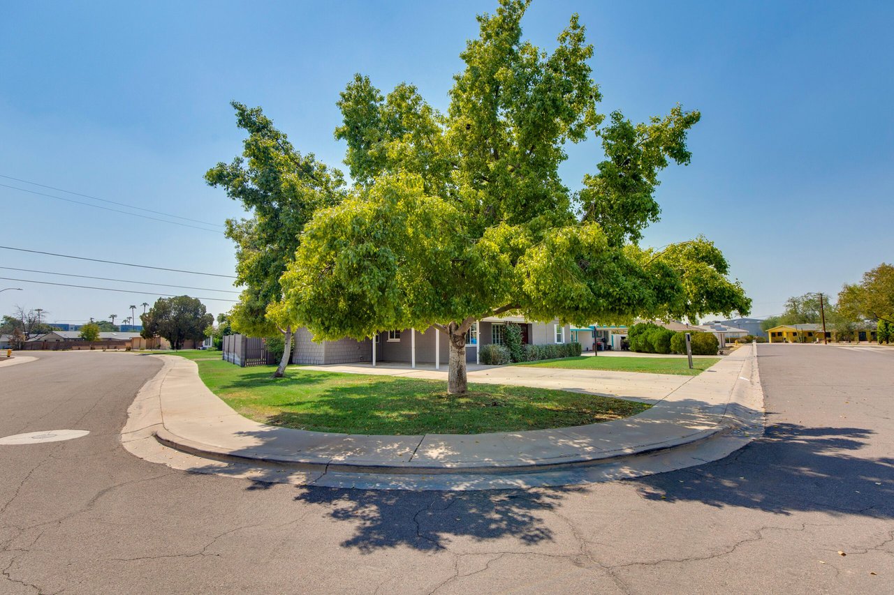 821 E Cavalier Dr.