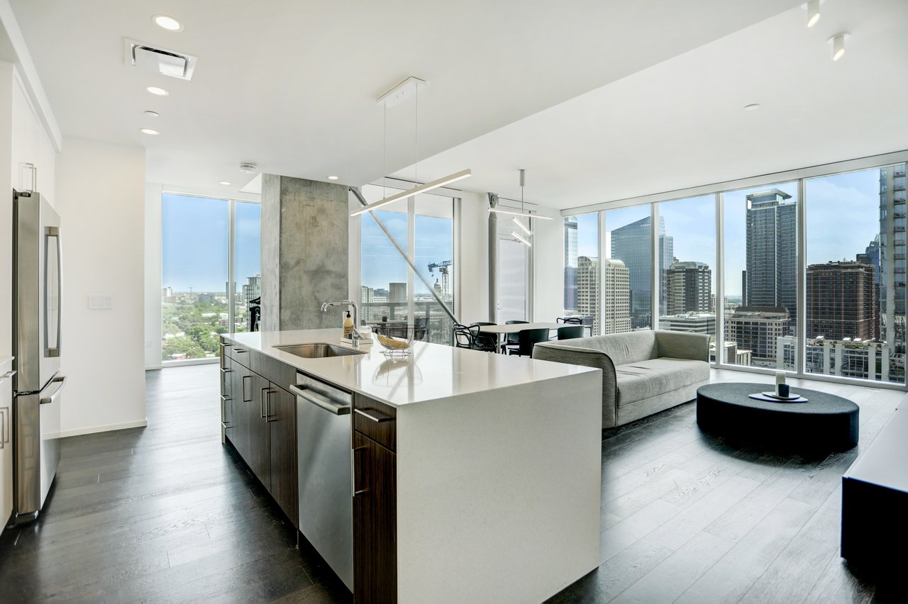 301 West Ave #2104