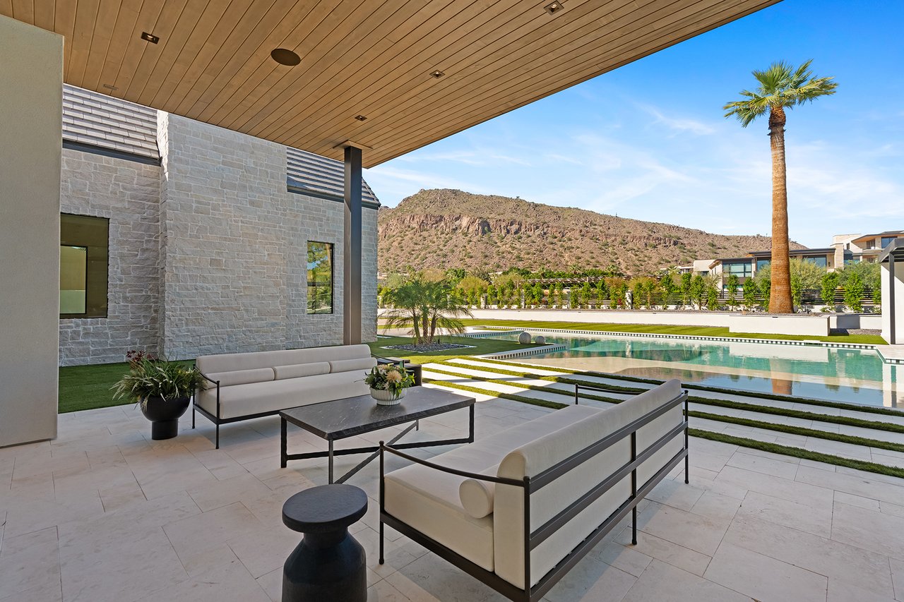 6230 E HILLCREST Boulevard