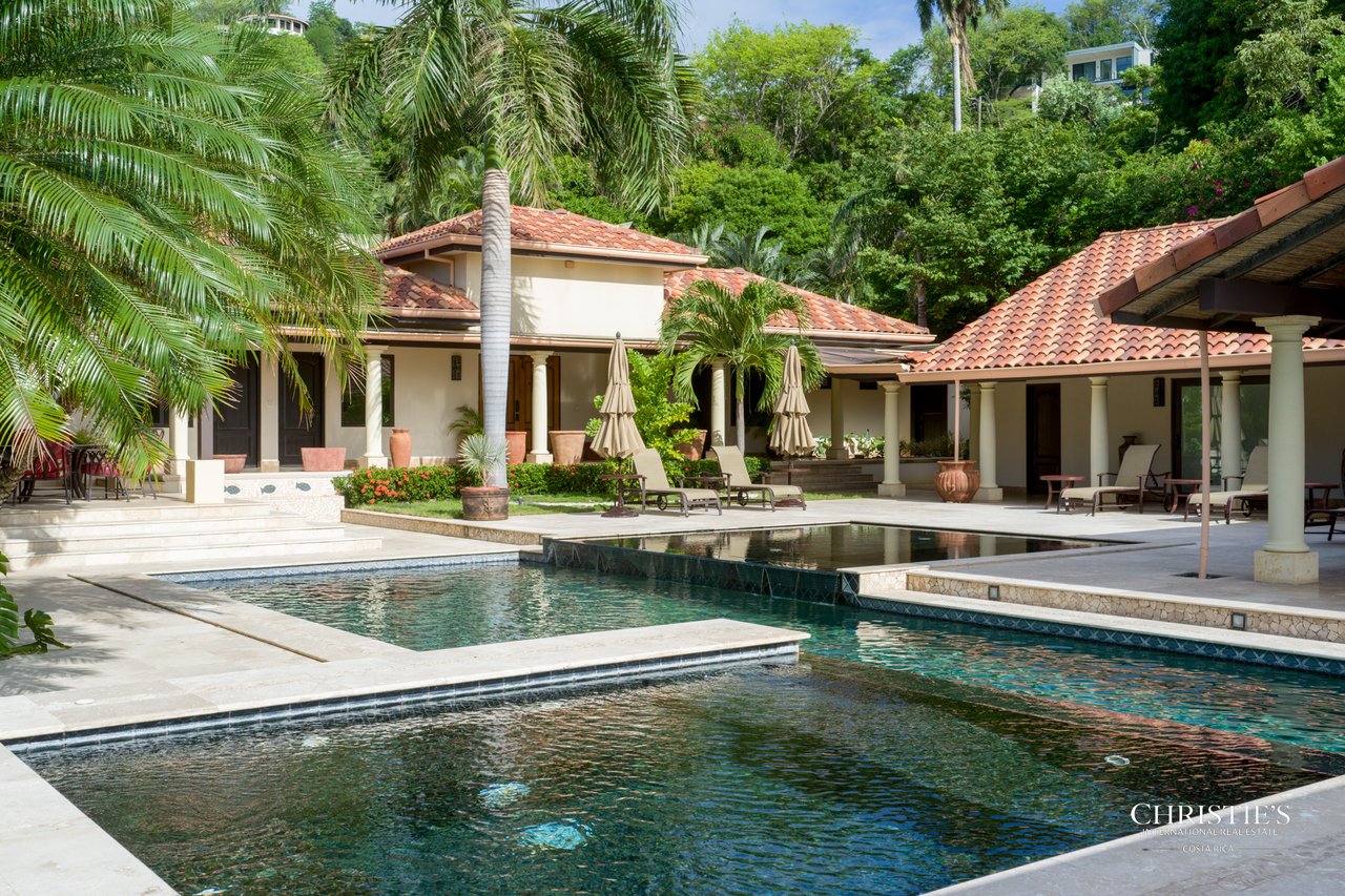 Casa Playa Bonita | Beachfront Luxury Estate in Playa Flamingo