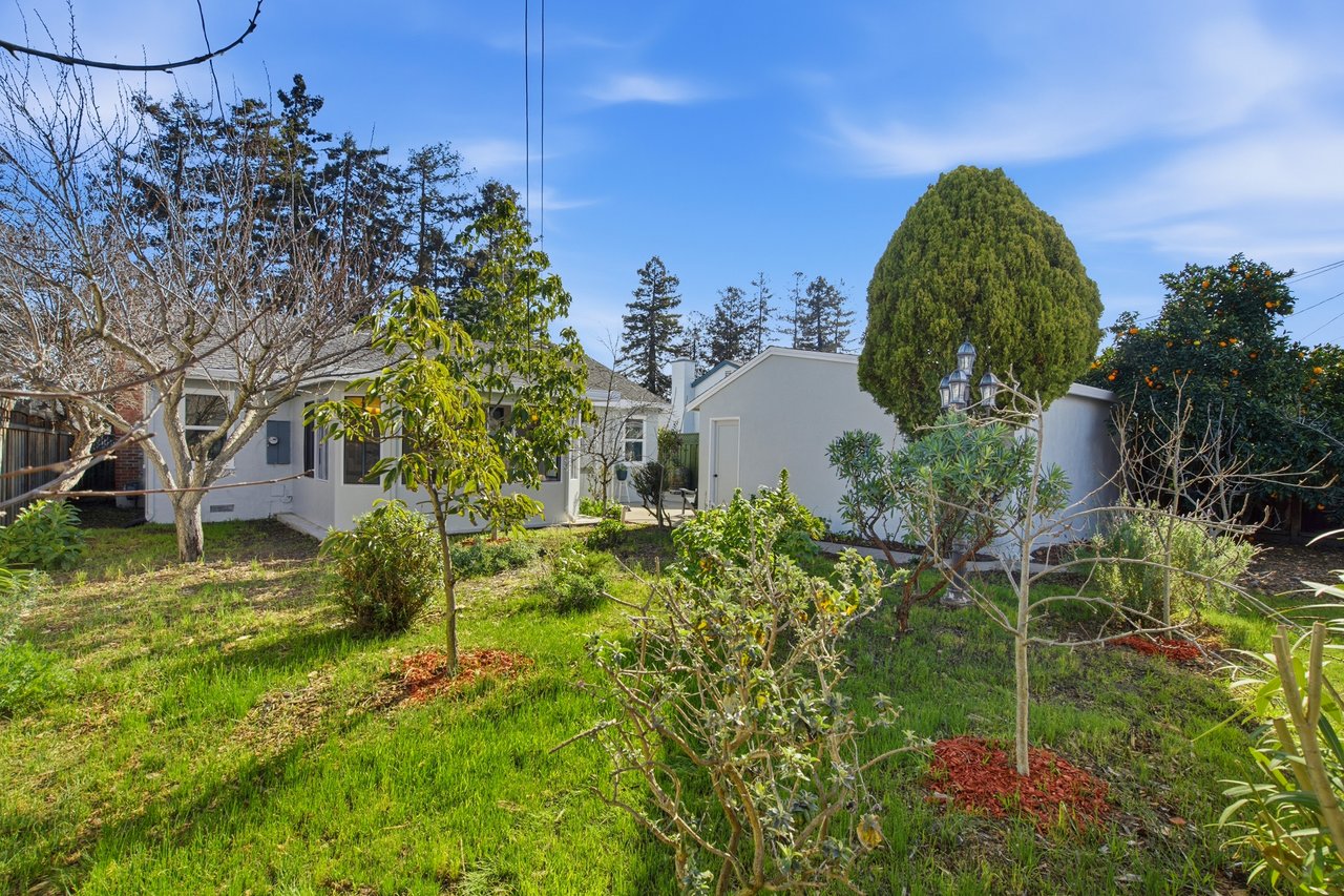 946 Los Padres Boulevard