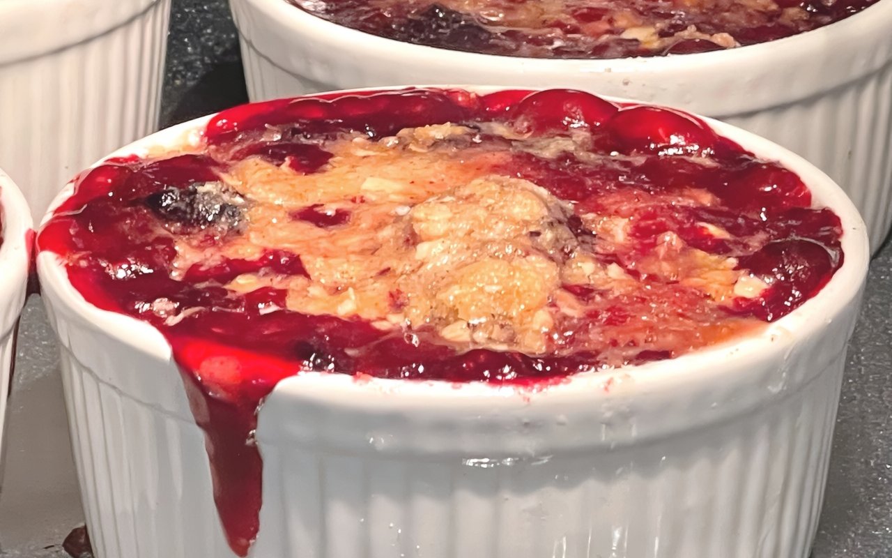 To Die For Blackberry Cobbler
