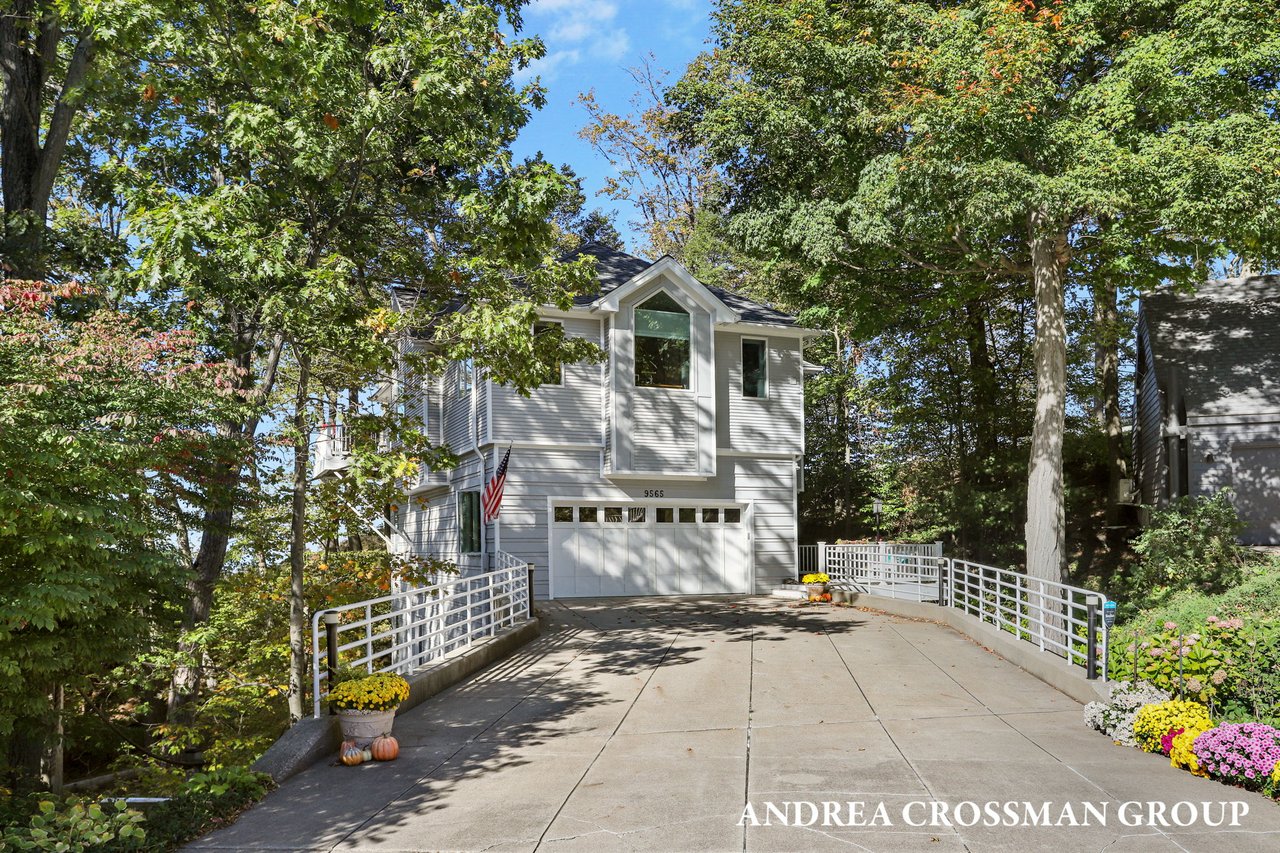 9565 Whispering Sands Dr