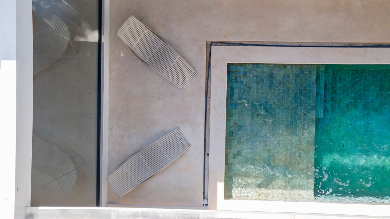 Casa Cenizaro | Elegant 4-Bed Tropical Retreat with Pool in Surfside, Potrero