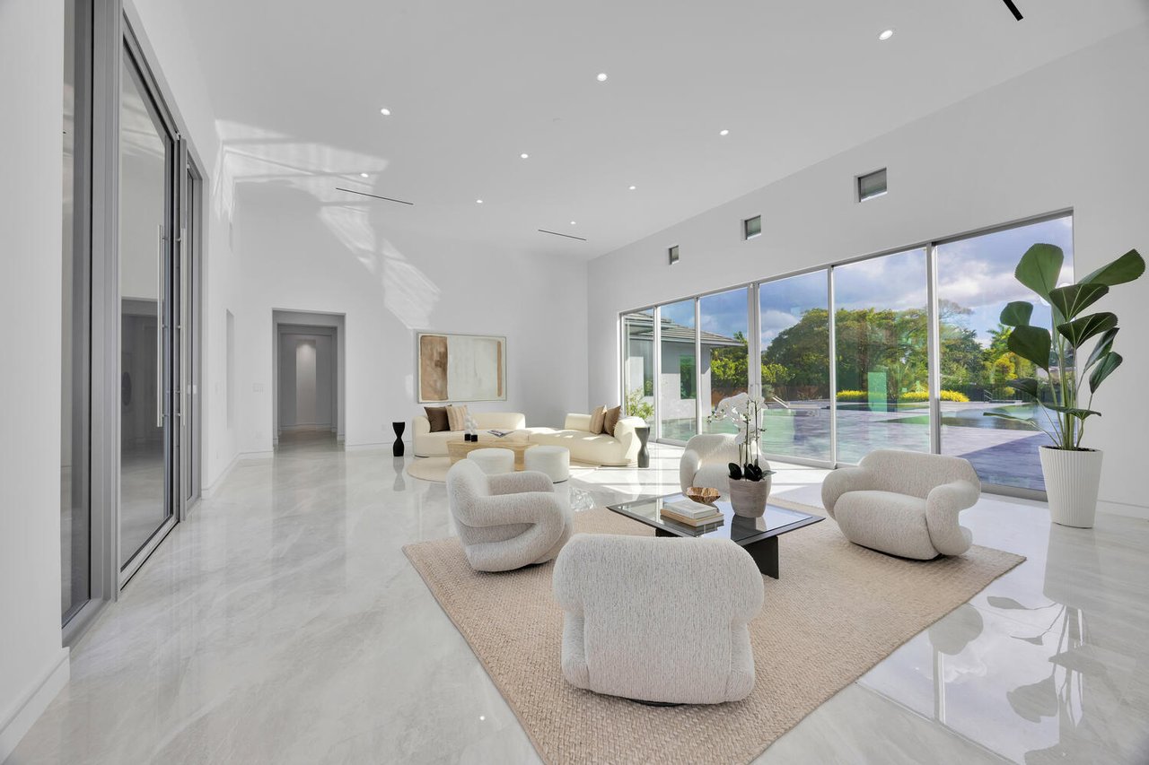 Your Private Resort - Everyday Of The Week