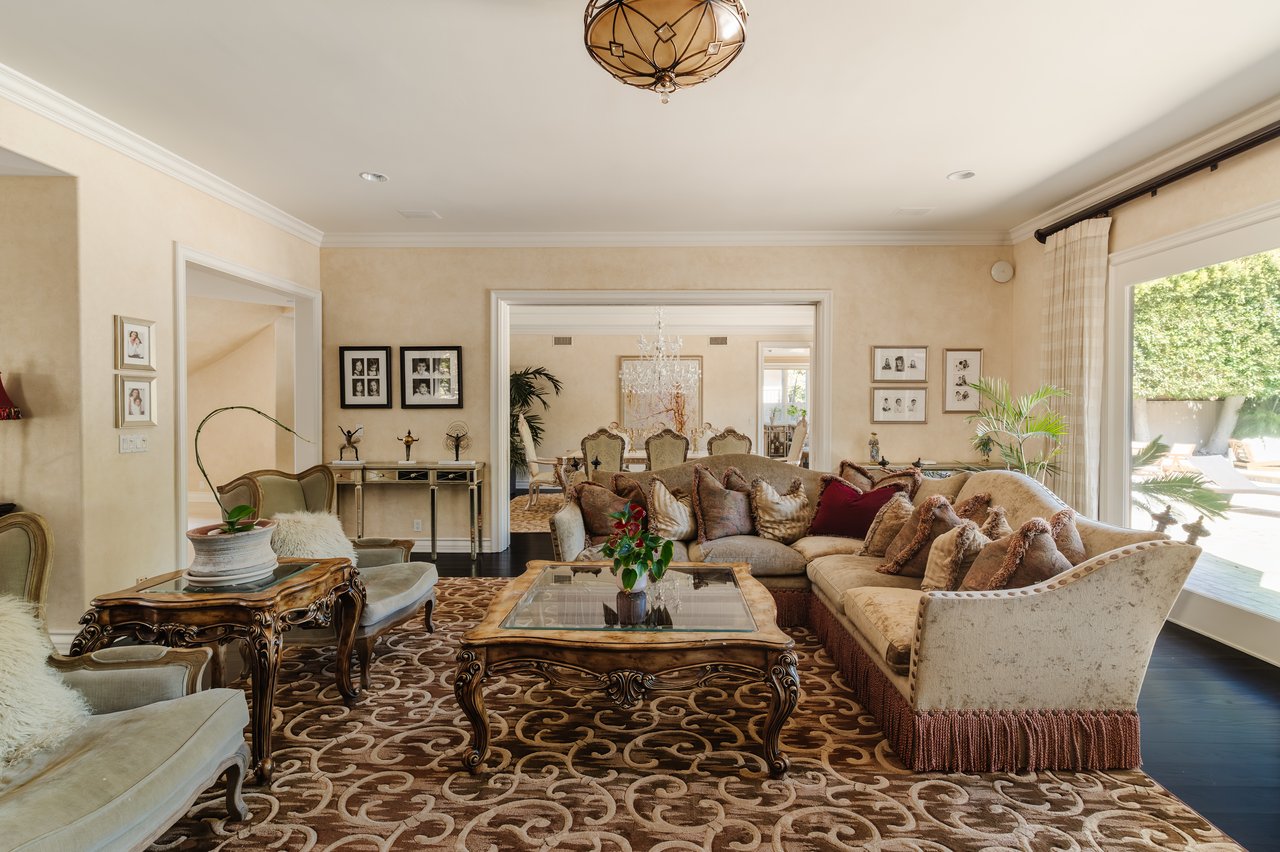 1202 San Vicente Blvd